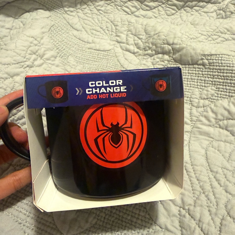 Marvel Black and Red Spider Logo Color Change Mug 16oz
